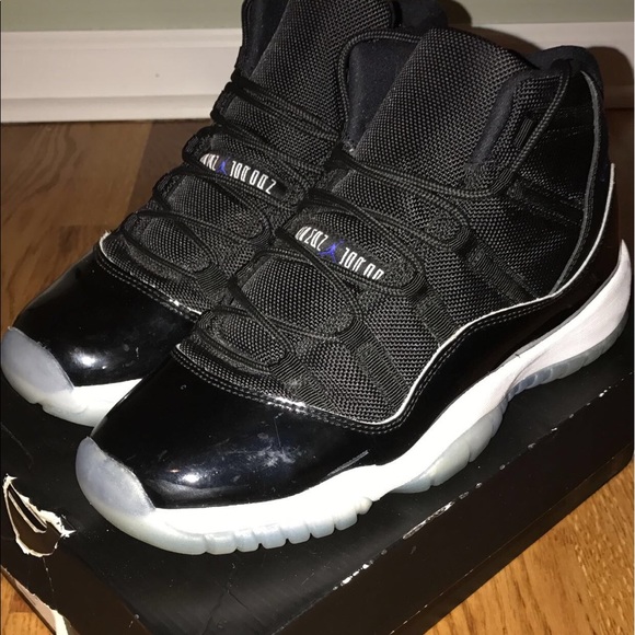 Air jordan 11 ( space jams ) 7y in big boys